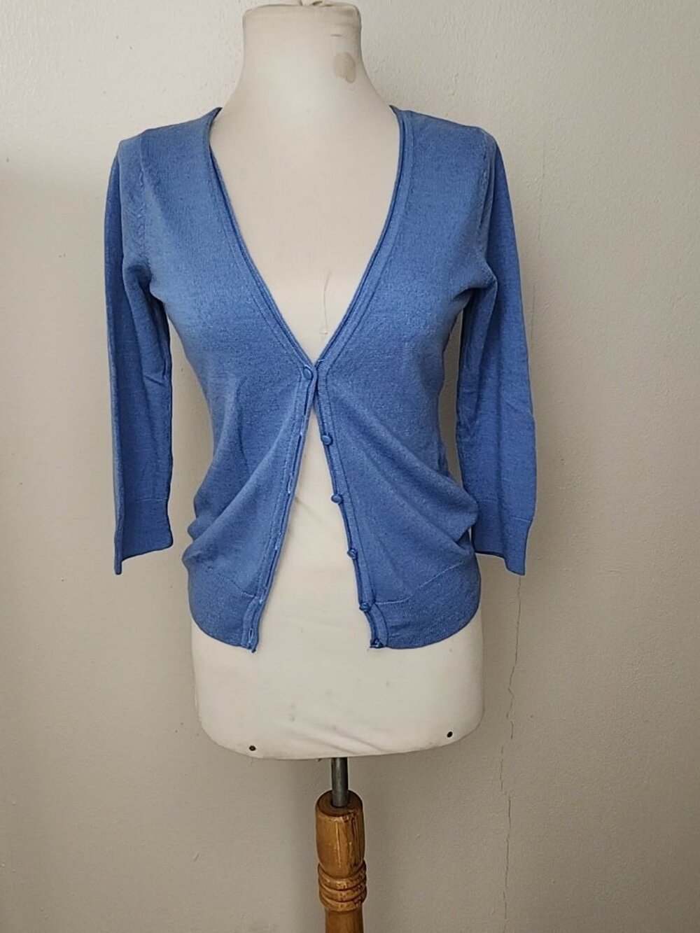 New York & Company blue V neck button up 3/4 sleeve sweater sz XS